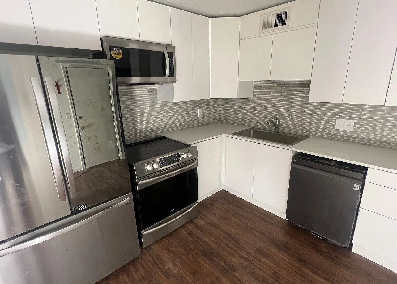 2 bed, 1.5 bath, 900 sqft, $1,200 — Photo 3