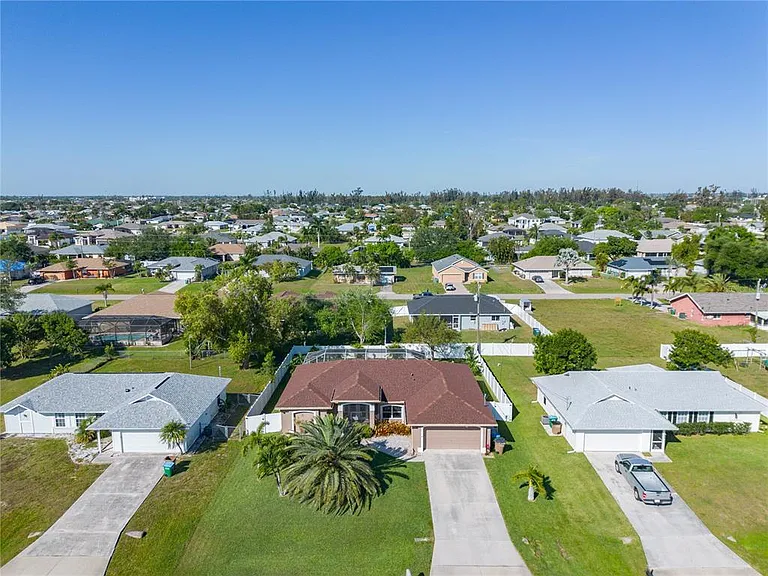 810 SW 10th Pl — Photo 21