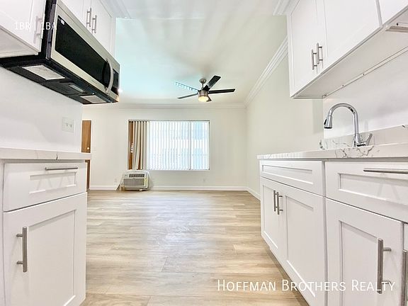 3rd image of 20447 Saticoy St #48