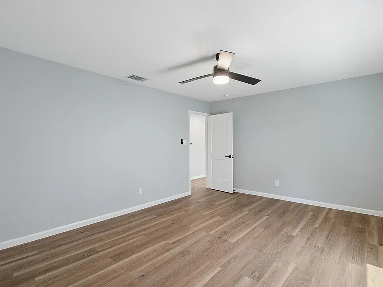 2728 Livingston Ave — Photo 27