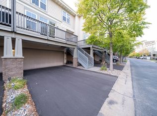 8107 Oakview Dr N #1, Osseo, MN 55369