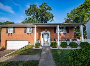 9 Parkway Dr, Huntington, WV 25705