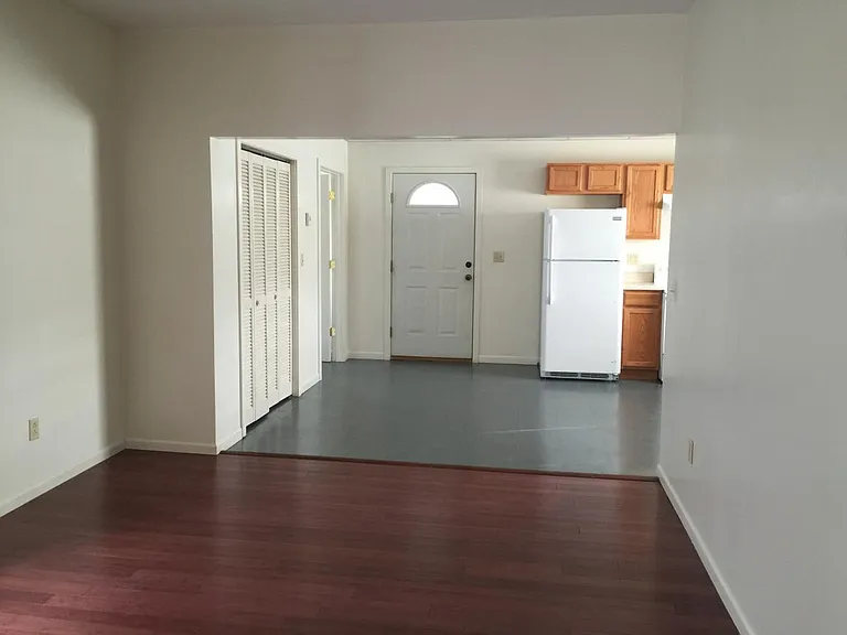 135 S Thomas Ave #1 — Photo 2