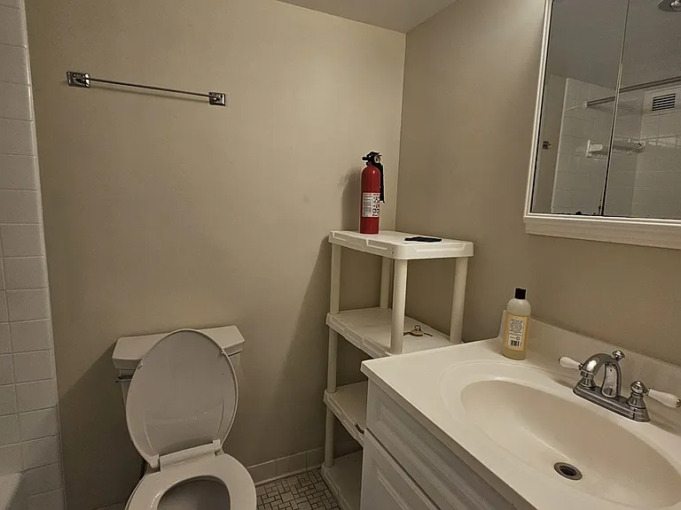 1001 26th St NW #303 — Photo 7
