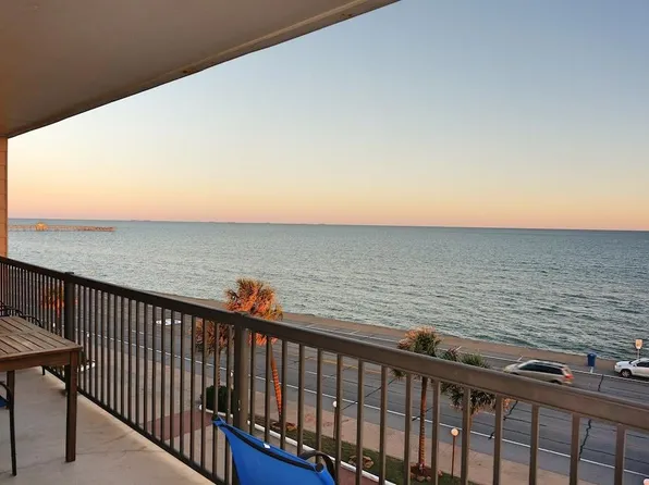 9520 Seawall Blvd APT 401, Galveston, TX 77554