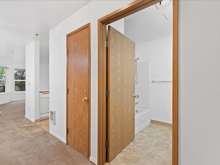 329 S Whitaker St — Photo 11