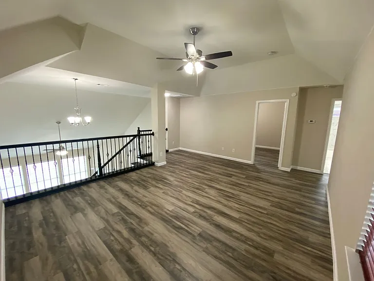 5668 Imperial Meadow Dr — Photo 28
