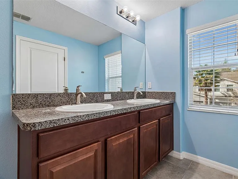 10687 Lake Montauk Dr — Photo 25