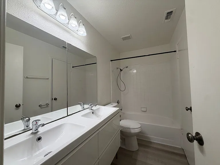 9151 Newhall Dr #116 — Photo 19