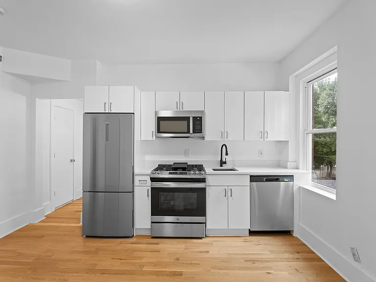 1384 State St #3 — Photo 8