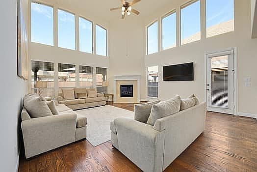 5th image of 4621 Quiet Cir