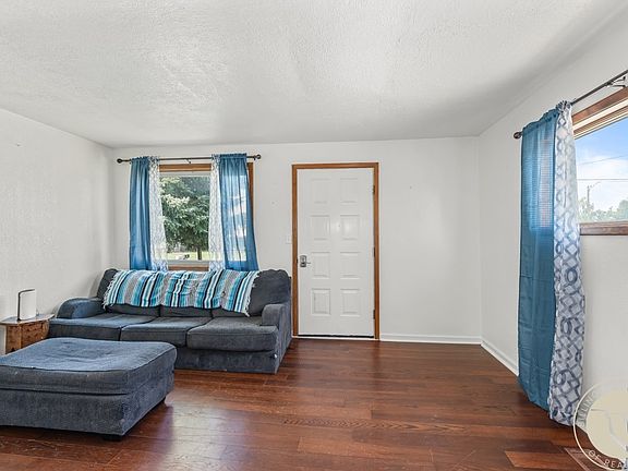 5th image of 408 E Broadway Ave