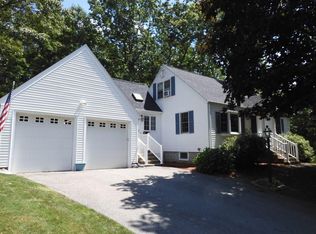 1 Cedar Cir, Methuen, MA 01844