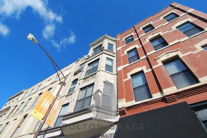1st image of 705 N Milwaukee Ave APT 1R
