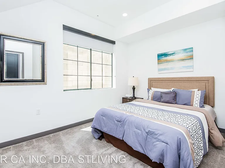 10748 Riverside Dr — Photo 13