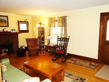 3rd image of 1822 W 1st Ave