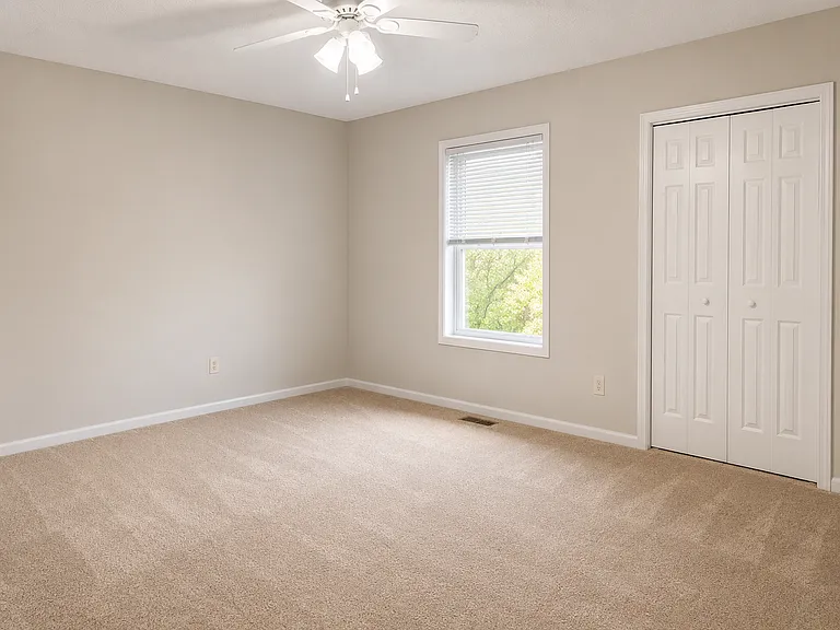 235 Emerald Dr — Photo 6