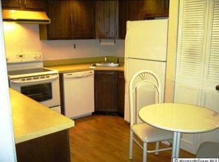 6 Western Reach, Red Bank, NJ 07701