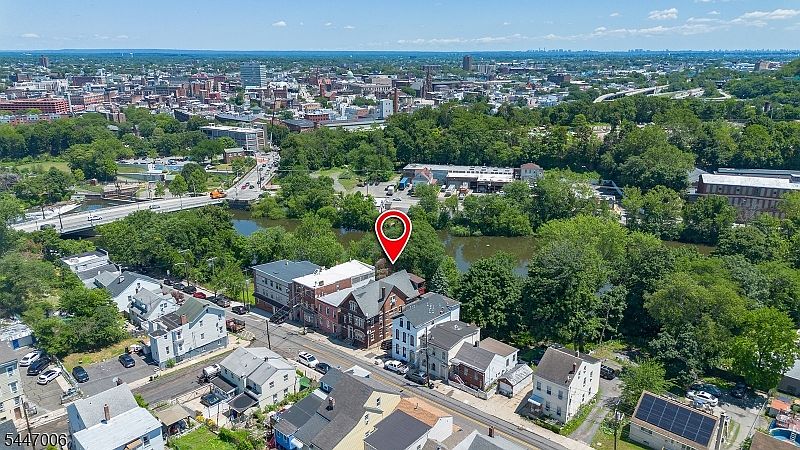 1st image of 80 Front St