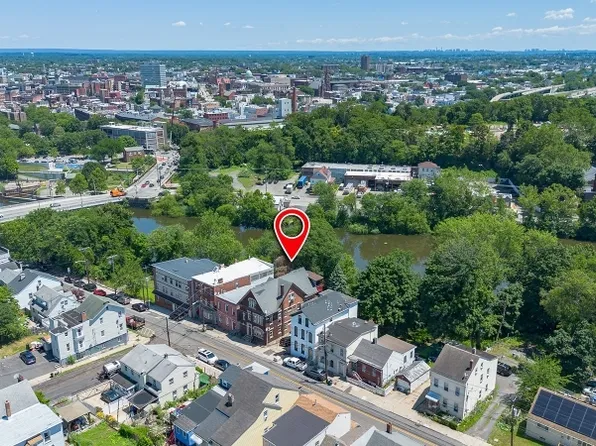 80 Front St, Paterson City, NJ 07522