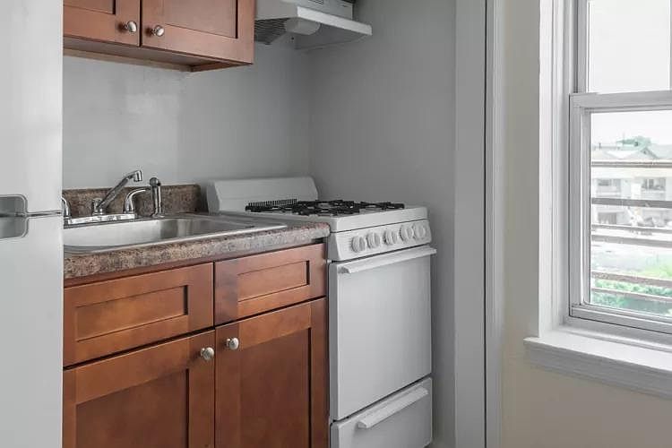1st image of 7312 Boulevard East #E