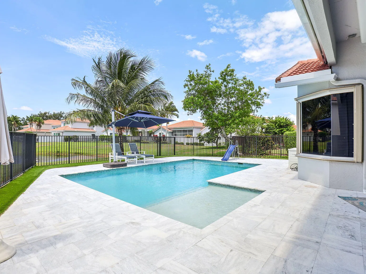 4 bed, 2.5 bath, 2764 sqft, $7,850 — Photo 1