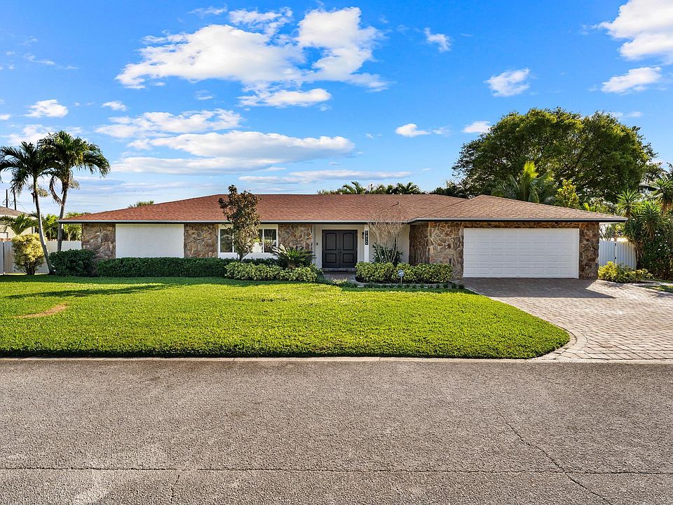 1st image of 7410 Venetian Way
