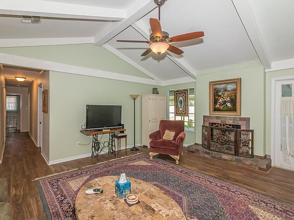 3rd image of 328 Silverbell Pkwy