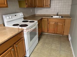 1027 Minden Ln, Collingdale, PA 19023