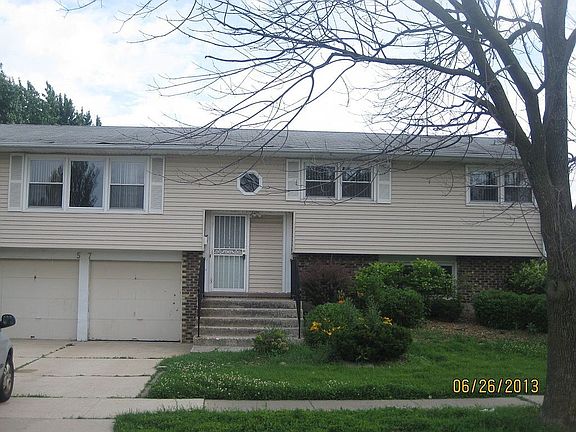 2nd image of 57 E 164th St