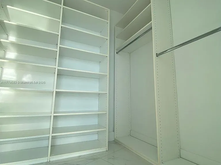 92 SW 3rd St #5206 — Photo 15