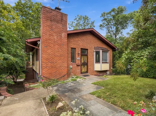8306 Rosette Ln, Hyattsville, MD 20783