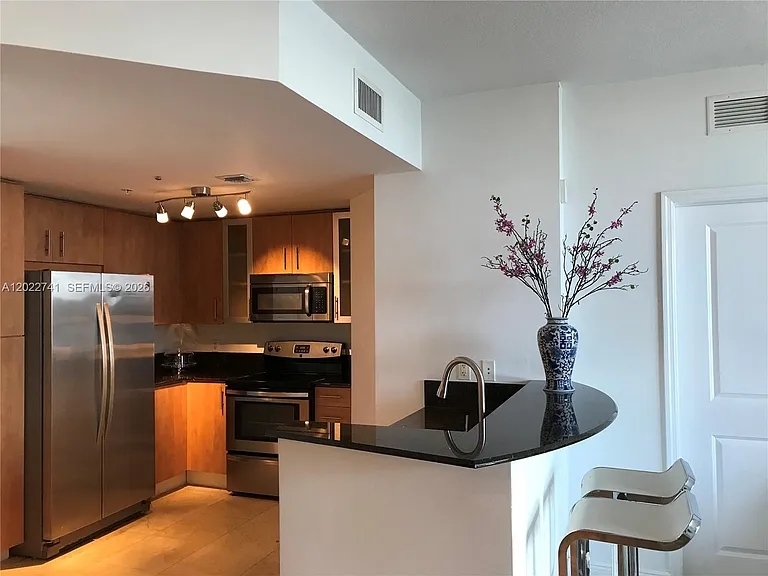 7900 Harbor Island Dr #523 — Photo 8