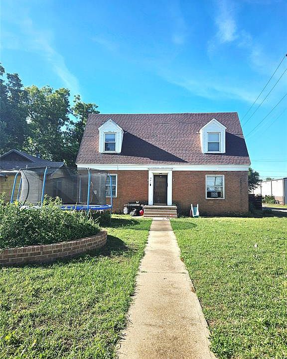 1st image of 921 E Walnut St