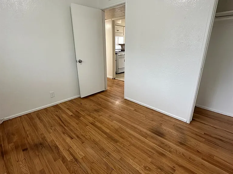 707 N Villa Ave — Photo 13