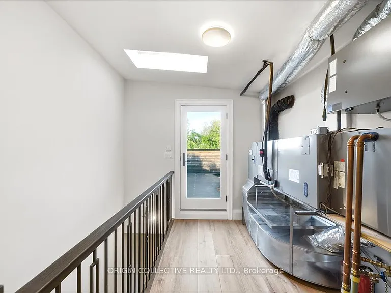 79 Wilson St E — Photo 19