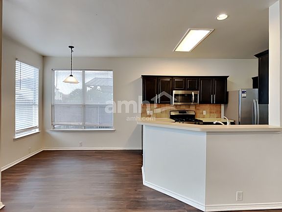 4th image of 2516 Aiken Ln