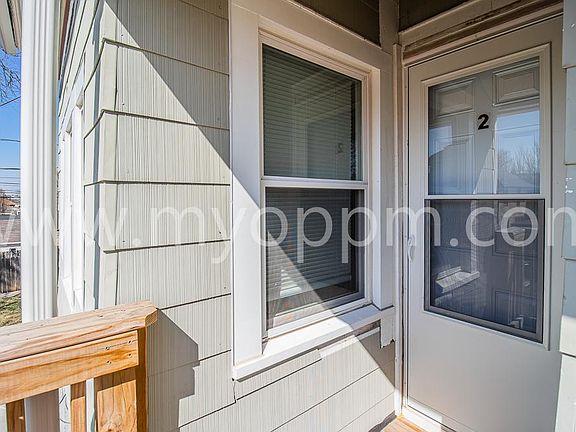 2nd image of 3016 Pacific St #2