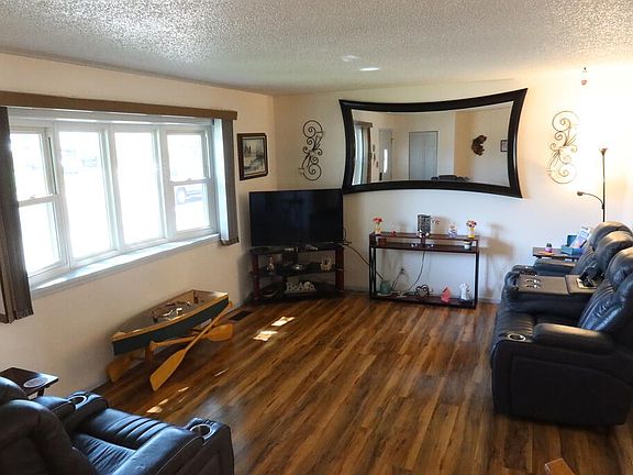 3rd image of 510 Starlite Dr