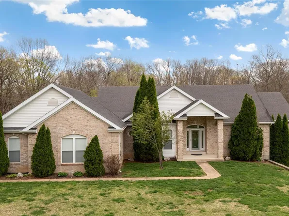 4518 Eagle Estates Dr, Florissant, MO 63034