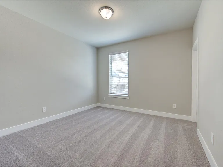 1709 Summerlyn — Photo 28