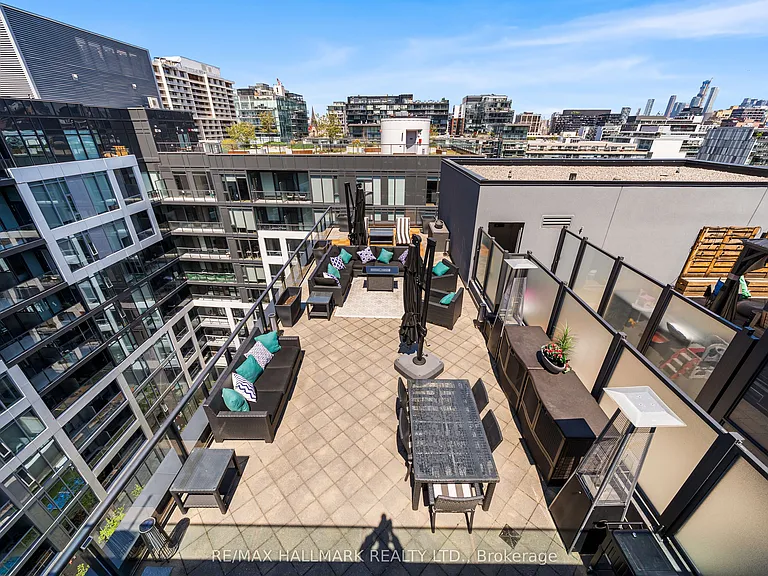 560 Front St W #1105 — Photo 32