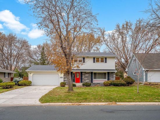 9012 47 1/2 Ave N, New Hope, MN 55428