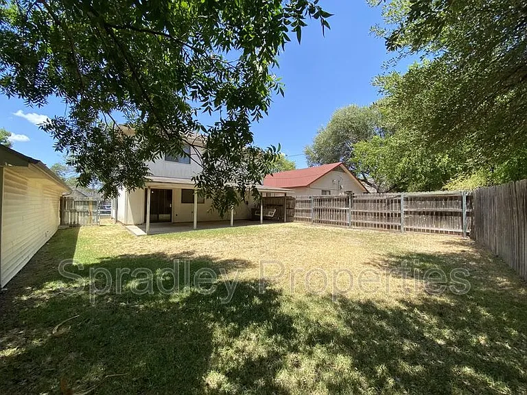 4801 Stone Ridge Dr — Photo 11