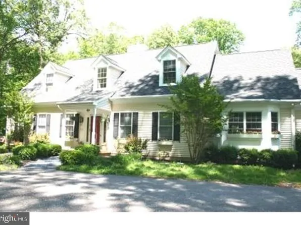 21 Stony Brook Rd, Hopewell, NJ 08525