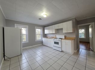 9-11 Pond St FLOOR 3, Pawtucket, RI 02860