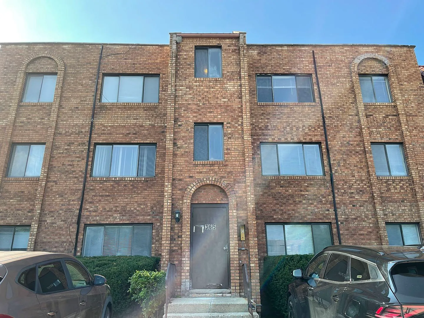 2 bed, 950 sqft, $1,750 — Photo 1
