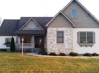 602 W Somerfield Dr, Lakeville, IN 46536