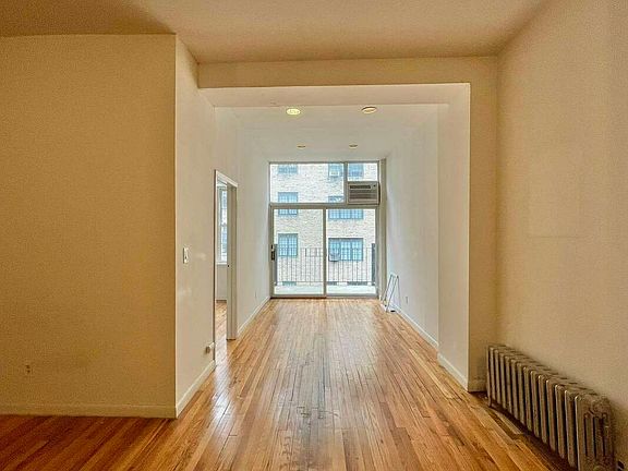 3rd image of 65 W 85th St #2B1
