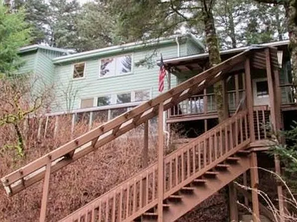 3153 Bay View Dr, Kodiak, AK 99615